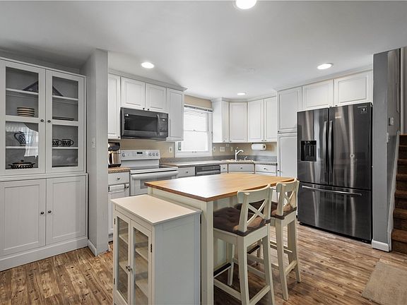 5th image of 862 Hershire Dr