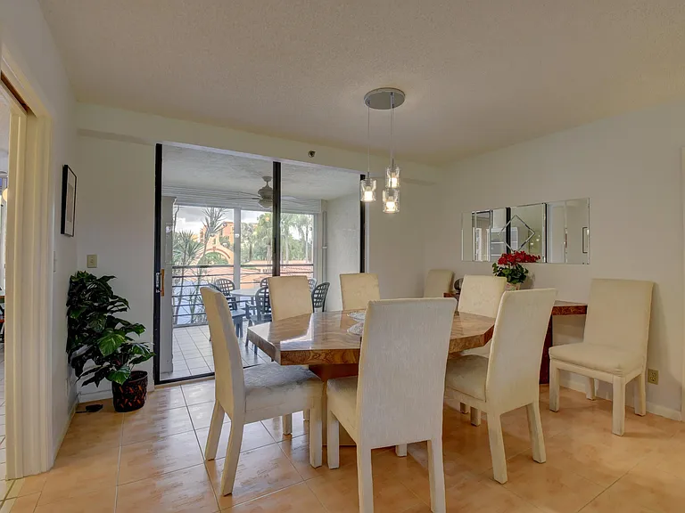 7194 Promenade Dr #202 — Photo 8