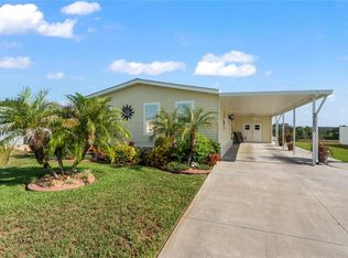 37200 Neukom Ave, Zephyrhills, FL 33541
