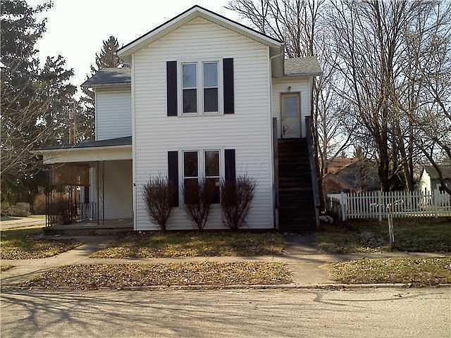 2nd image of 155 N Oak St