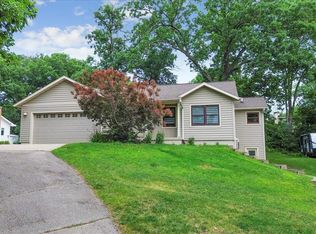 3124 Rainbow Dr, Cedar Falls, IA 50613