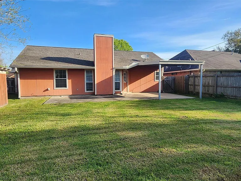 704 Manor Dr — Photo 23