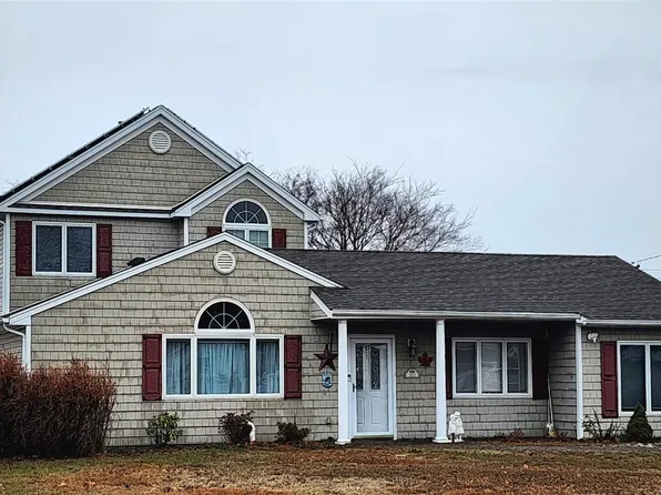 103 Norman Drive, Bohemia, NY 11716