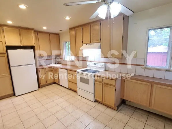 2225 S Cherry St, Denver, CO 80222