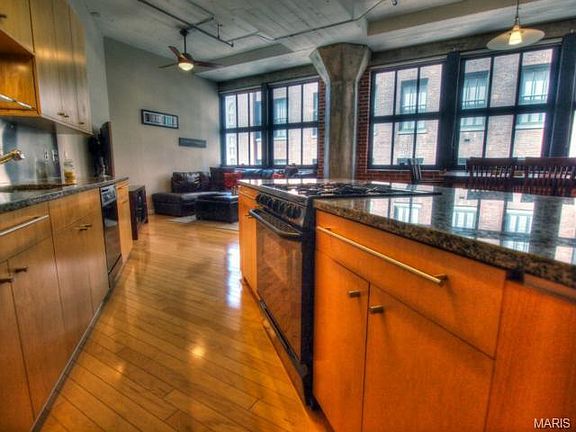 5th image of 1619-1623 Washington Ave #503