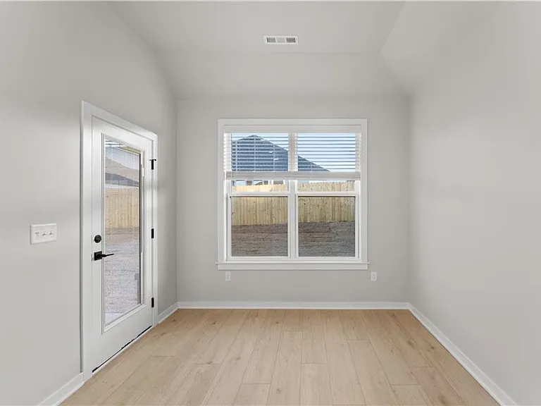 5907 SW Bear Creek Ave — Photo 6