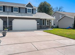 978 Saint Anthony Dr #2, De Pere, WI 54115