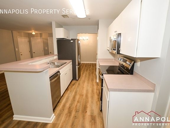 5th image of 2014 Gov Thomas Bladen Way APT 001