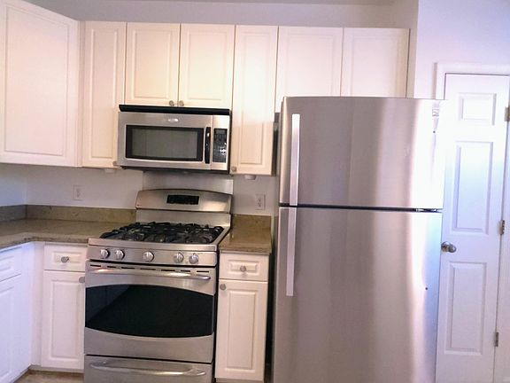 3rd image of 13207 Ashnut Ln