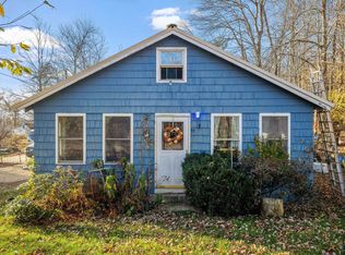 11 Lakeview Ave, Sandown, NH 03873
