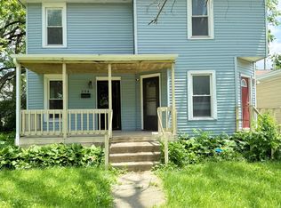 704 S Vine St, Urbana, IL 61801