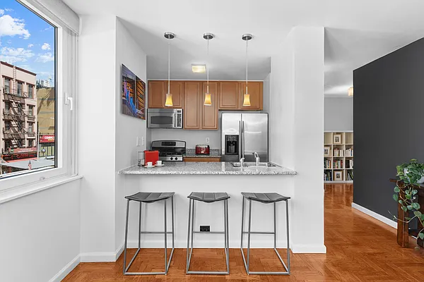 Sold by Sotheby's International Realty | media 3