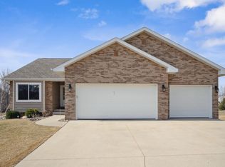 5405 Meadowlark Ln, Cedar Falls, IA 50613