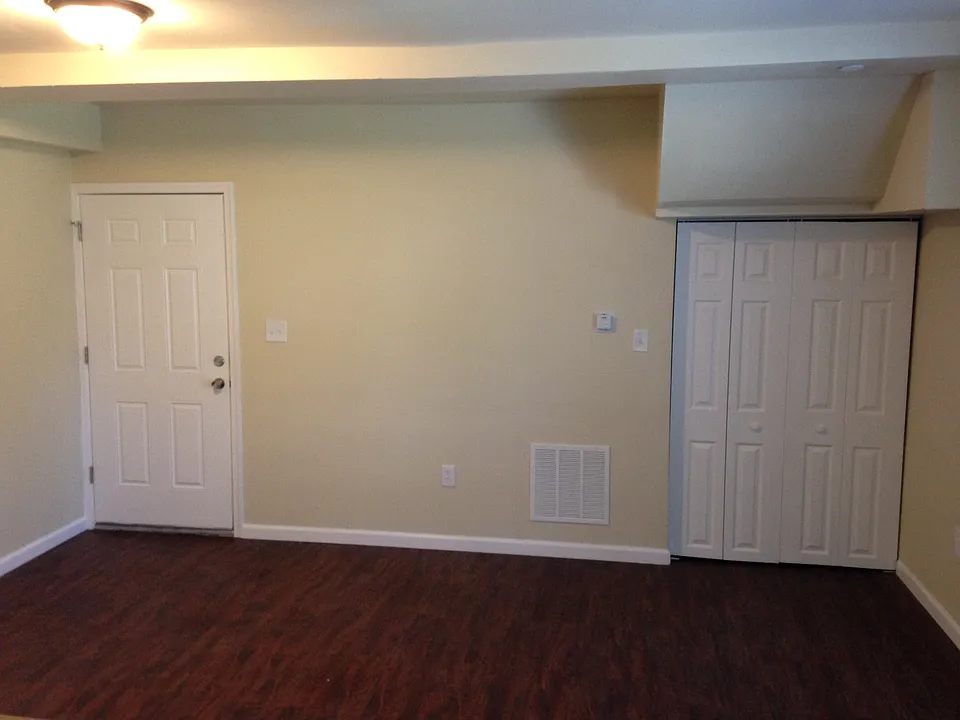 923 N 18th 2B Living room_09242017