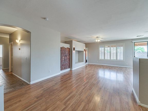 4th image of 14863 W Port Royale Ln