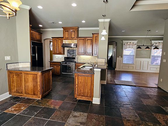 Dining area just off kitchen