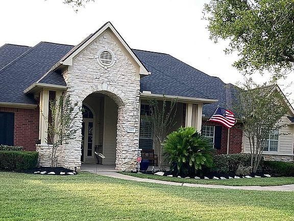 Stone/brick exterior front