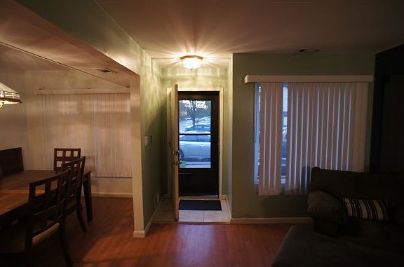 3rd image of 17 Wolkoff Ln