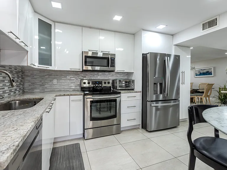 7509 Glendevon Ln #1002 — Photo 12