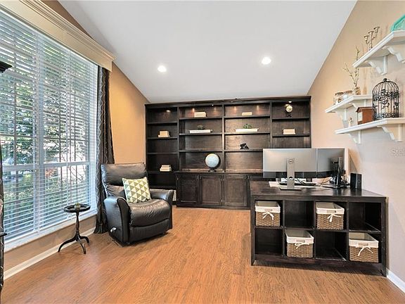 4th image of 821 Havenwood Dr