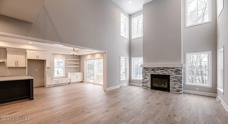 5th image of 7 Farmington Court
