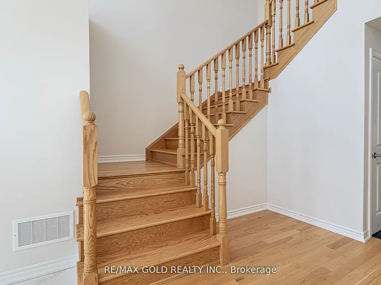 33 Gilham Way — Photo 24