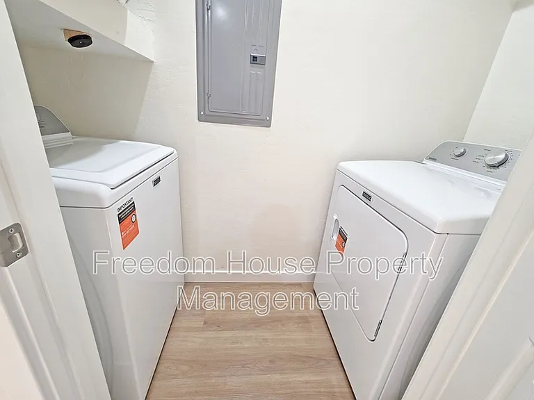 1701 Sycamore Ave #A — Photo 41