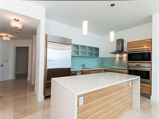 2nd image of 2020 N Bayshore Dr APT 705