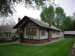 5554 Mayberry St, Omaha, NE 68106