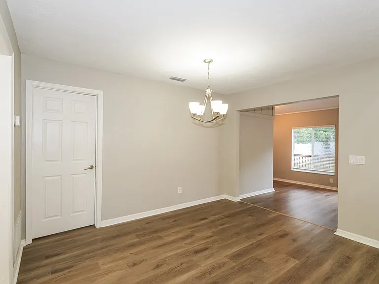 8105 N Fremont Ave — Photo 7