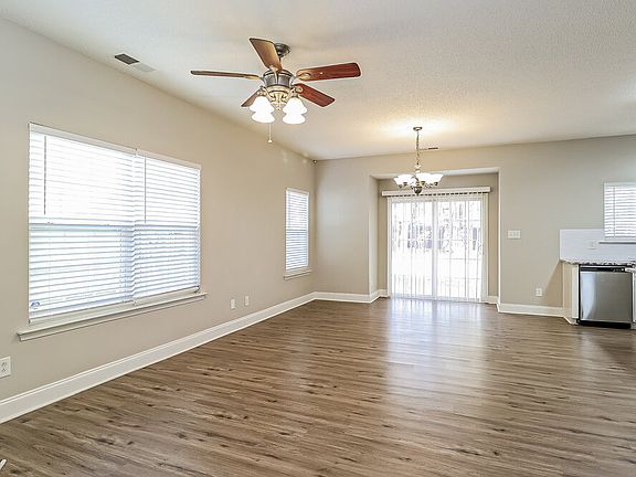 5th image of 414 Tribune Dr