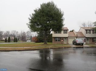 857 Thoreau Ct, Warminster, PA