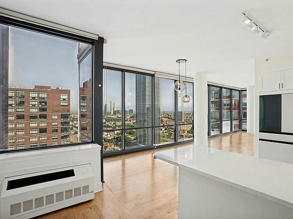 2nd image of 389 Washington St APT 33E