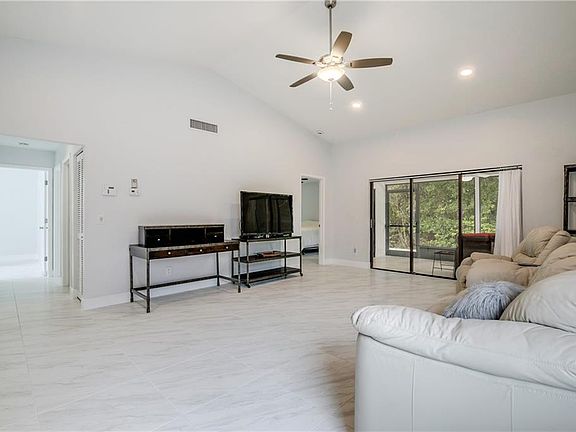 5th image of 11712 Aspenwood Dr