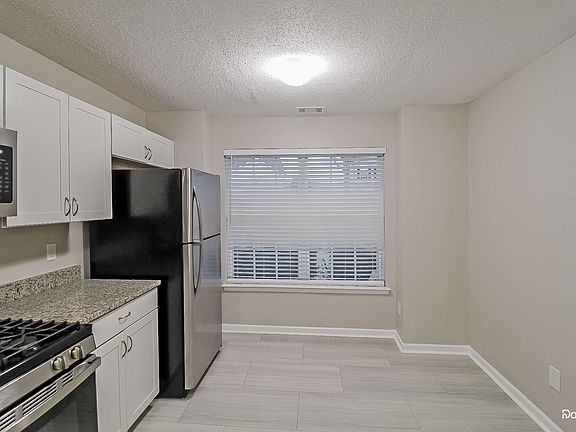 4th image of 4918 Bryant Dr