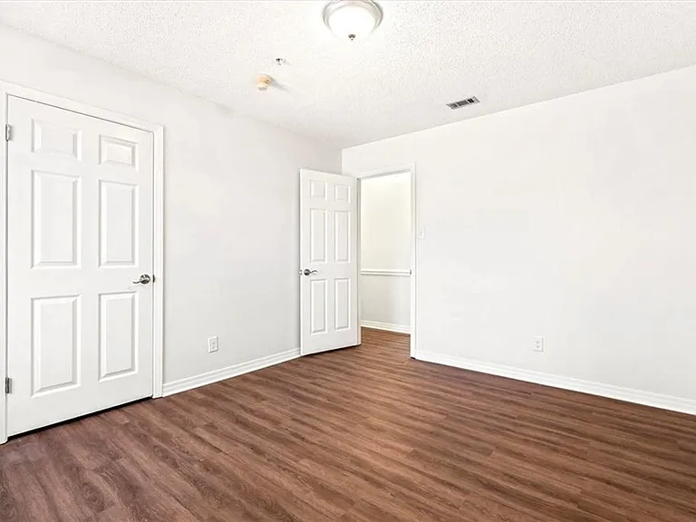 1240 Lynchburg Ct — Photo 19