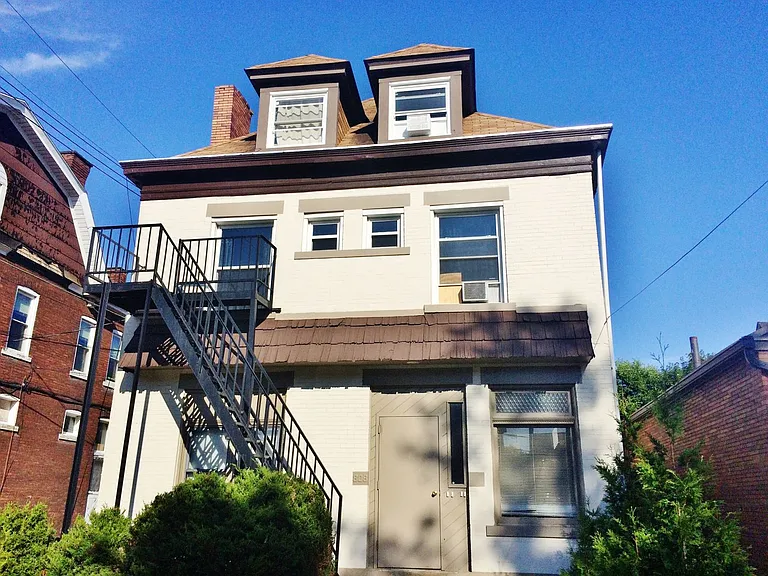 Highland Park - Apartments For Rent In Pittsburgh — Photo 1