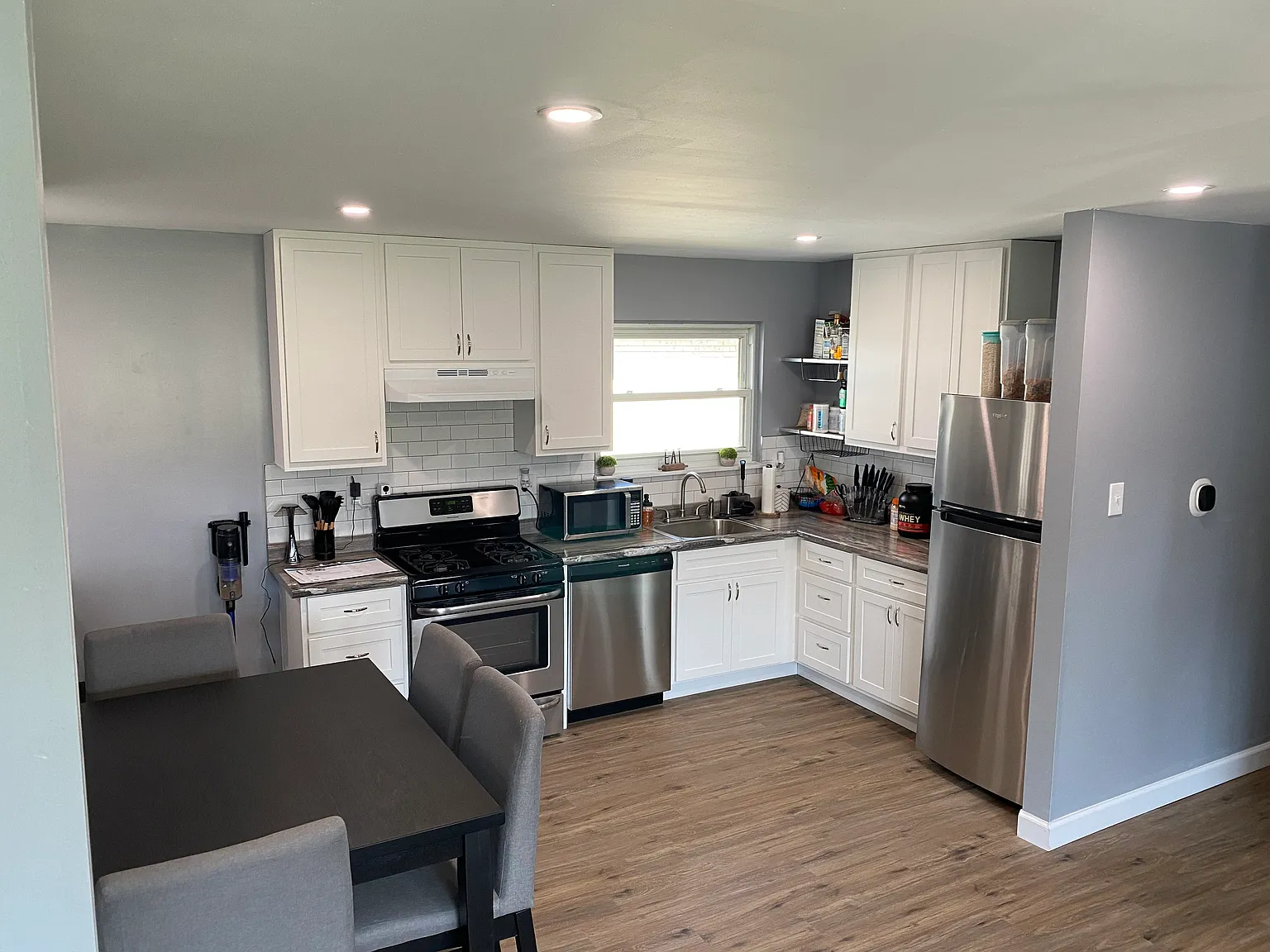 10101 Fite Cir — Photo 3