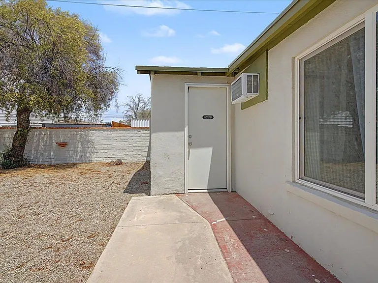 2120 E Silver St #B — Photo 20