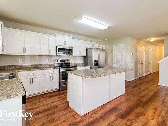 5th image of 219 Taylors Landing Ave