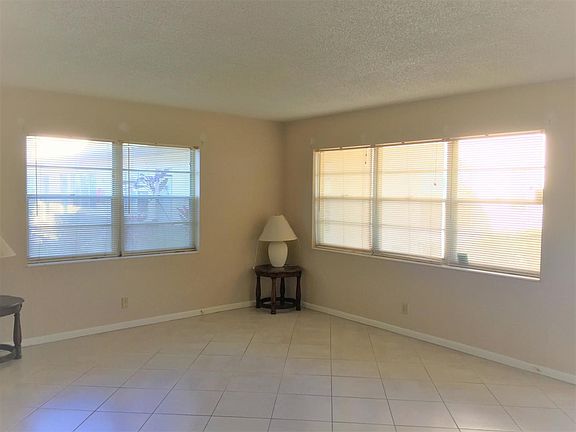 3rd image of 105 Canterbury E
