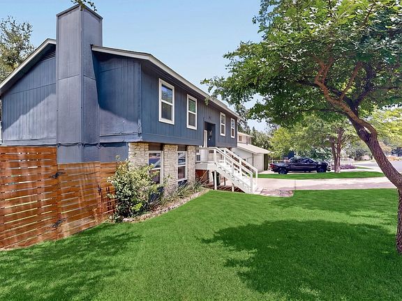 3rd image of 7402 Gaines Mill Ln
