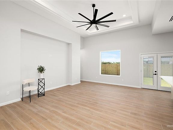 2nd image of 4201 Zinnia Ave