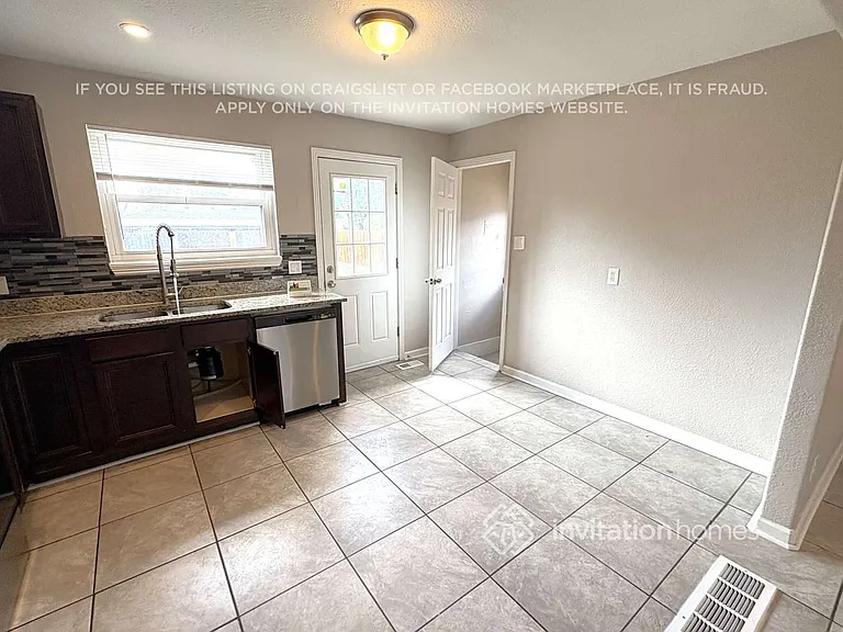 5539 Yost Ct — Photo 6