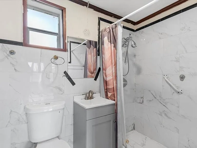 517 Oak St — Photo 15