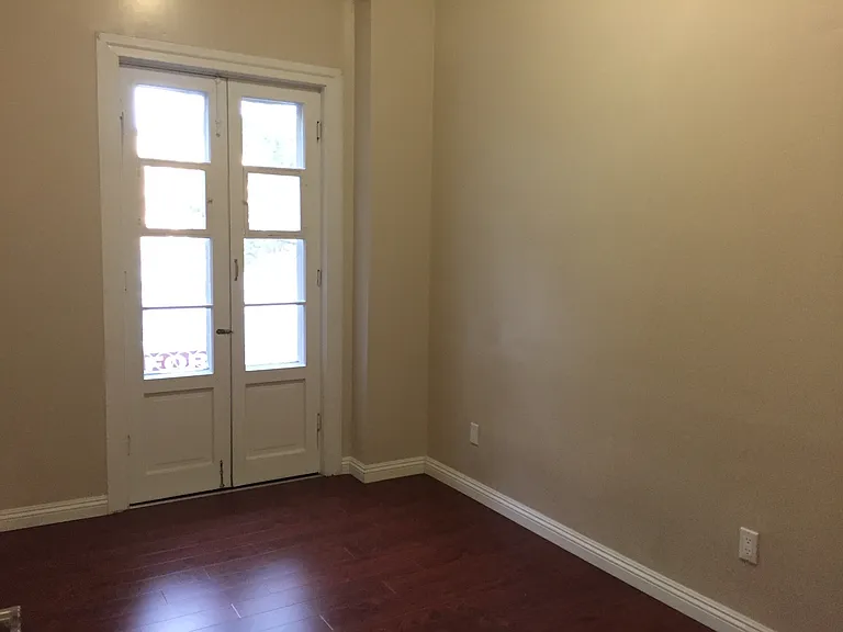 1030 E Green St #20 — Photo 4