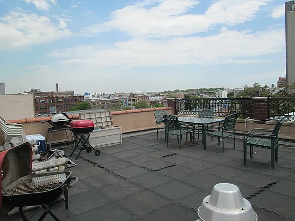 5th image of 181 Greenpoint Ave #5