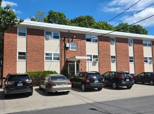 55 Alabama Ave APT 2A, Warwick, RI 02888