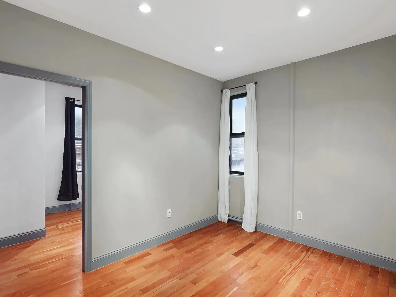 18 Avenue A — Photo 3
