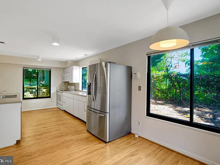 203 W Glendale Ave — Photo 13